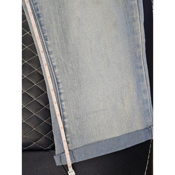 Juniors Size 13-14 Light Wash Distressed Capris Cuffed, Embroidered Pockets - Picture 10 of 10